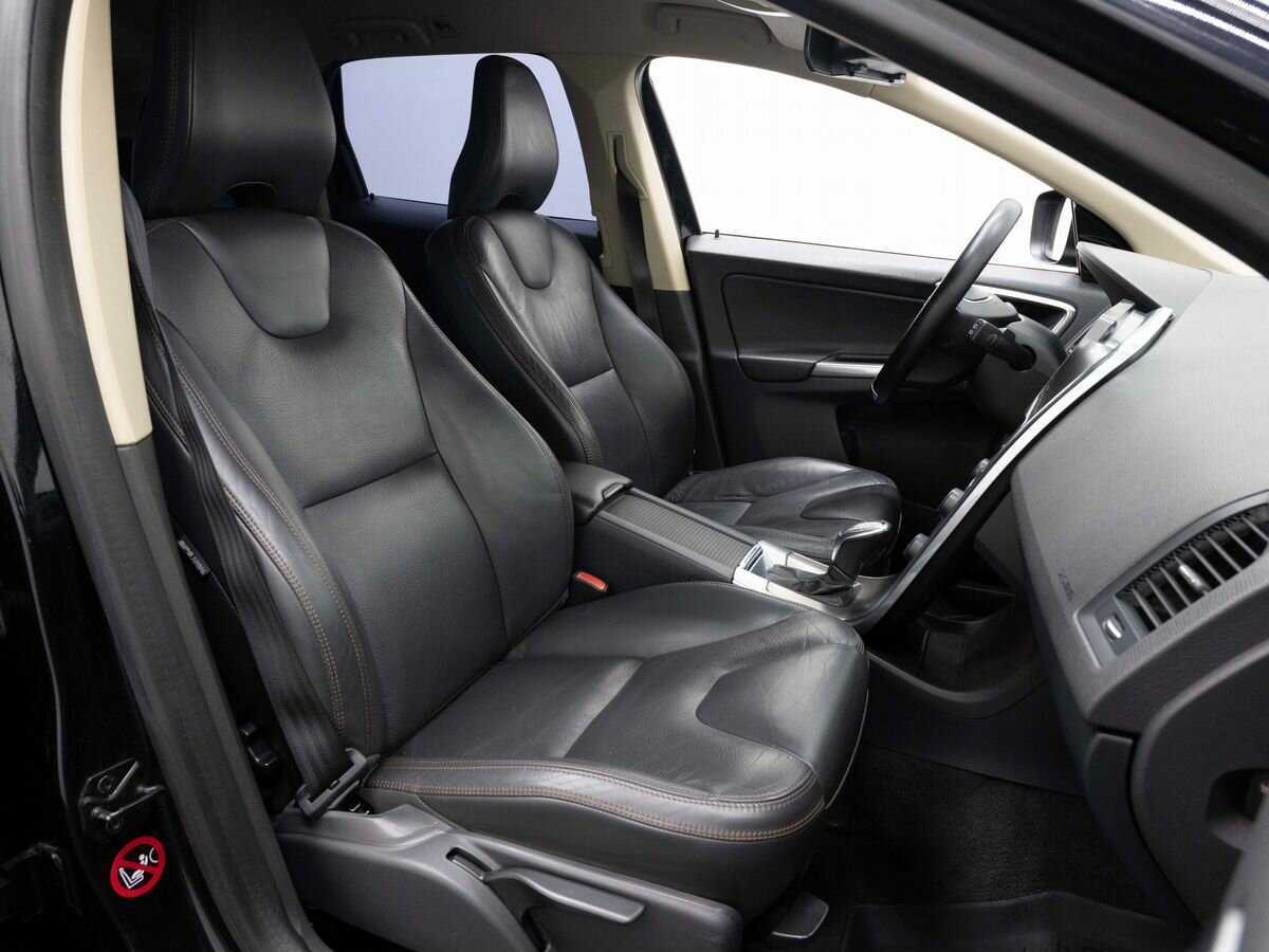 Б/У Вольво ИксЦ60 2013 года. Фото: #11