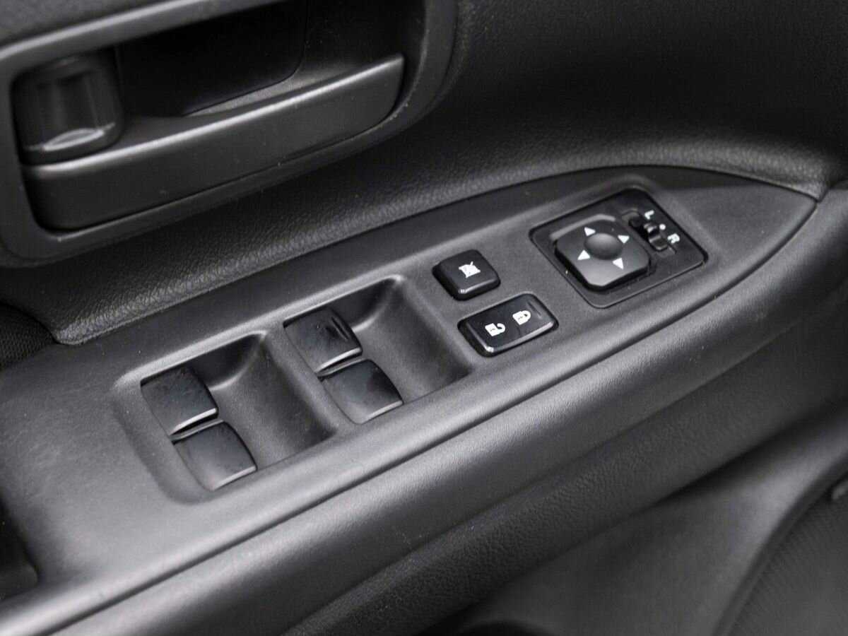 Б/У Митсубиши Оутлэндер 2014 года. Фото: #15