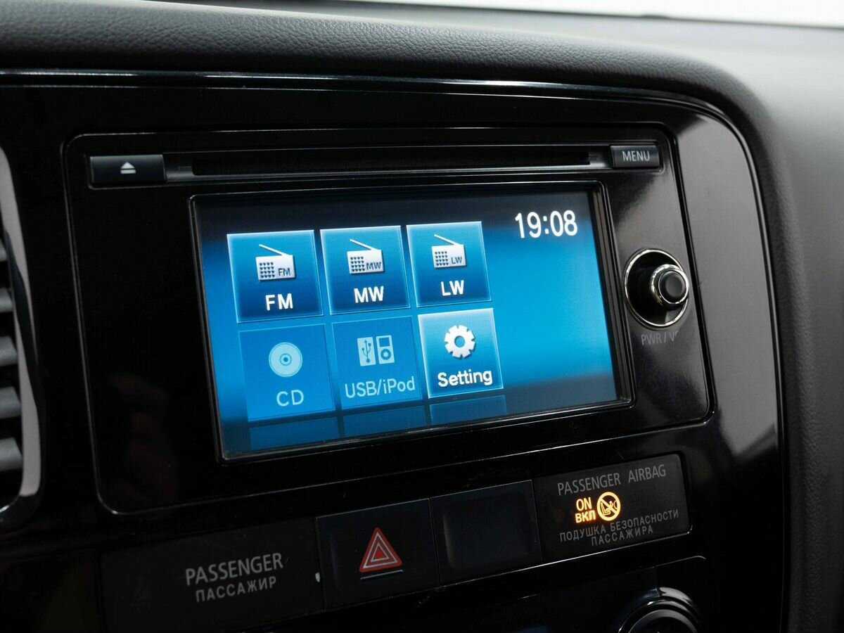 Б/У Митсубиши Оутлэндер 2014 года. Фото: #16