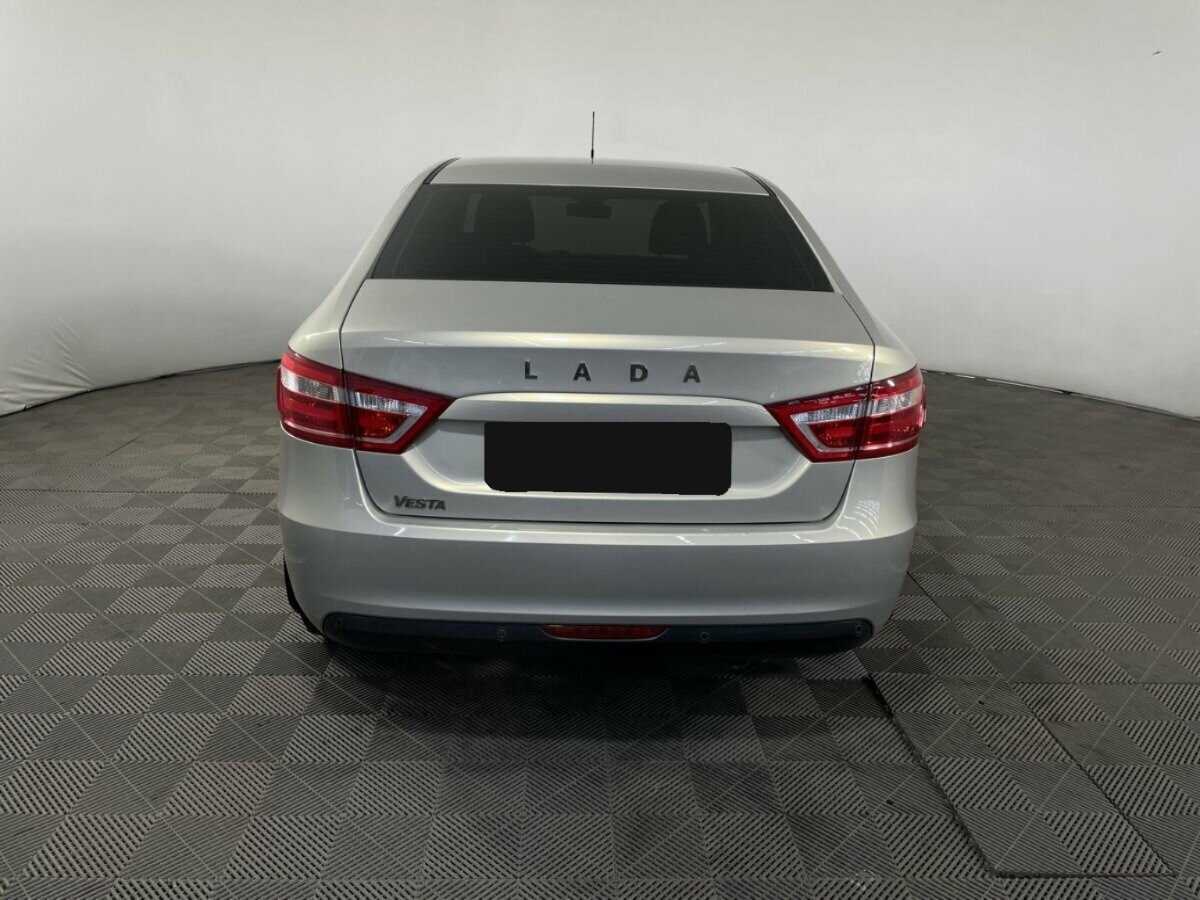 Lada (ВАЗ) Vesta 2018 года с пробегом. Фото: #2