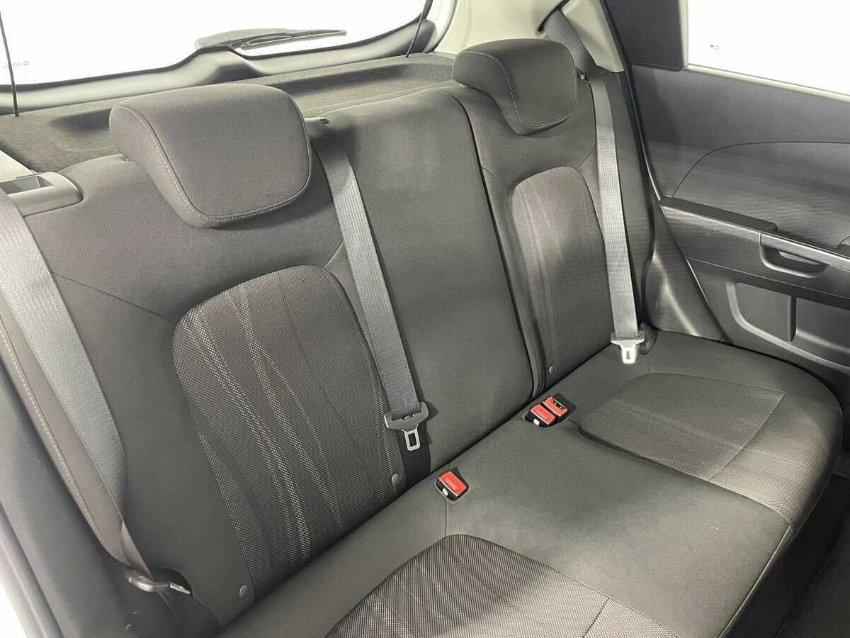 Б/У Шевроле Авео 2014 года. Фото: #13