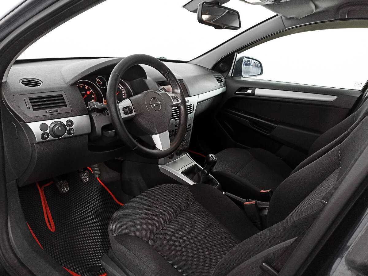 Б/У Опель Астра 2012 года. Фото: #13