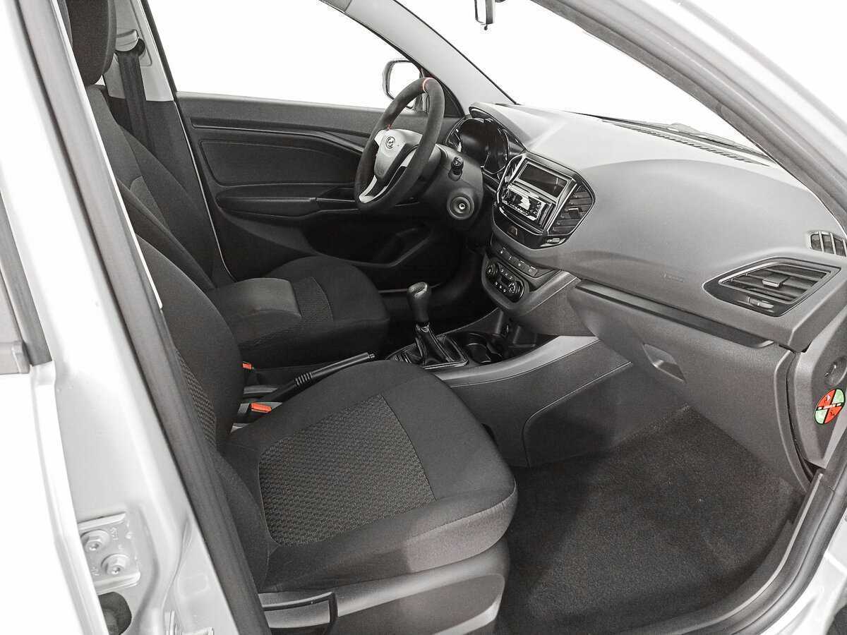 Lada (ВАЗ) Vesta 2018 года с пробегом. Фото: #8