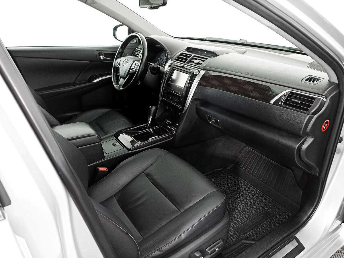 Б/У Тойота Камри 2015 года. Фото: #6