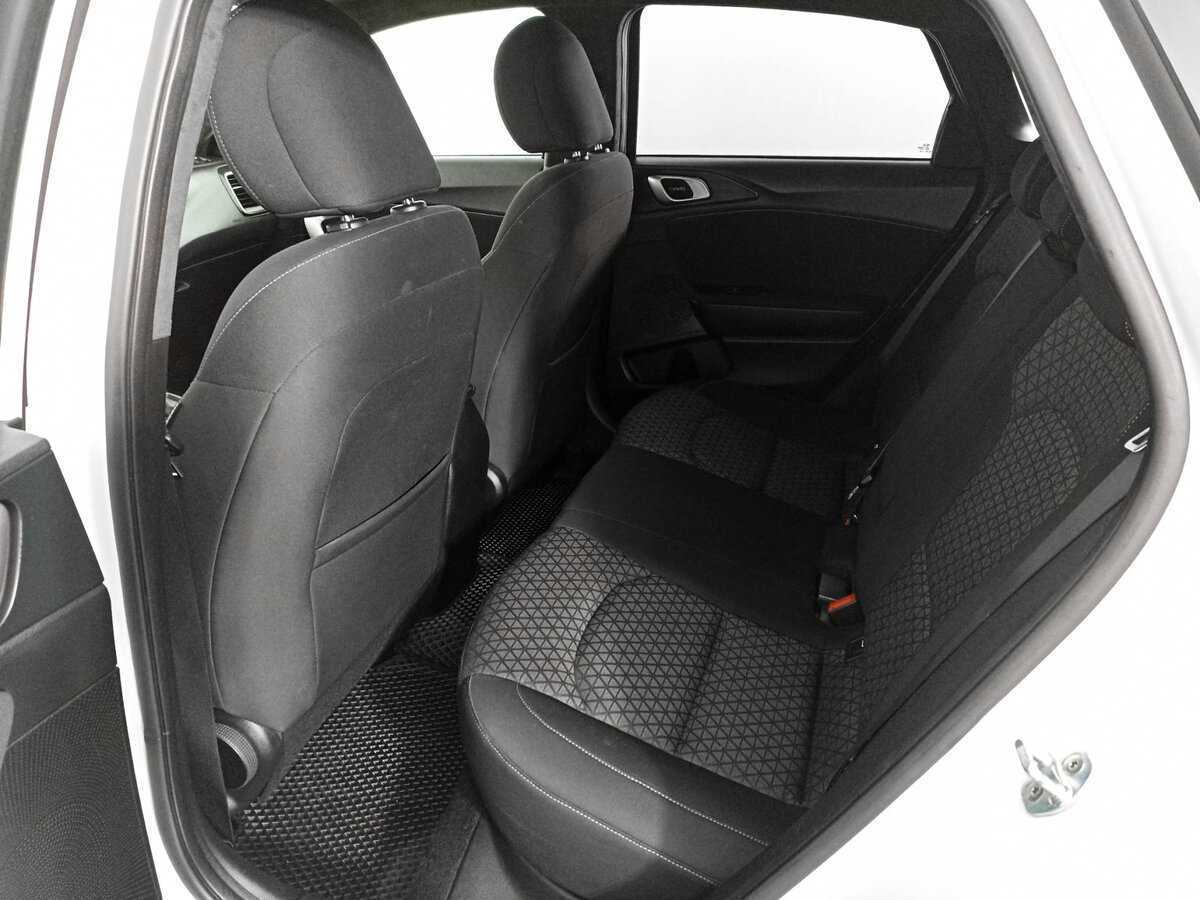 Б/У Киа Сид 2018 года. Фото: #9