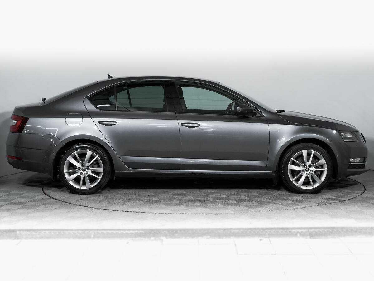 Б/У Шкода Октавия 2018 года. Фото: #3