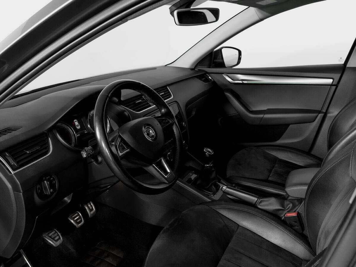 Б/У Шкода Октавия 2018 года. Фото: #15