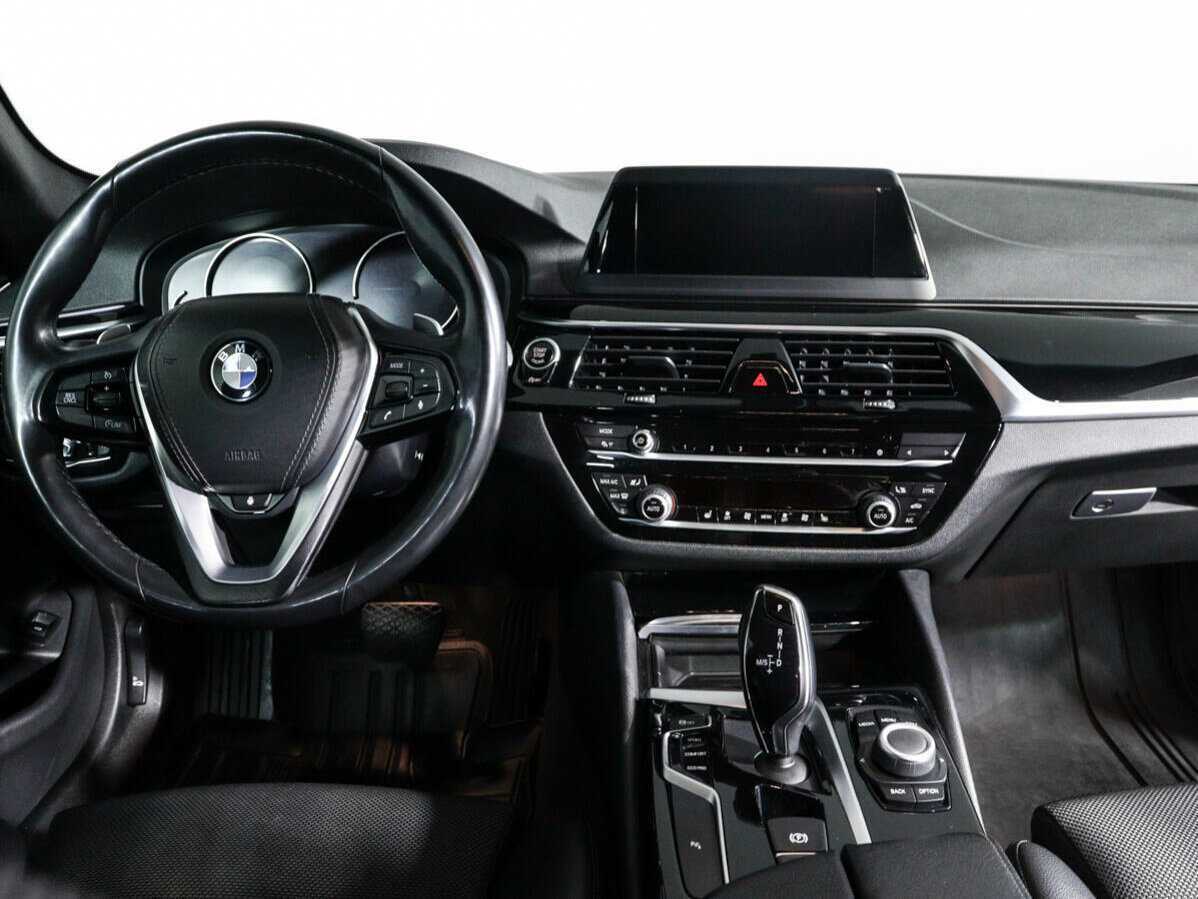 BMW 5 серии 2019 года с пробегом. Фото: #9
