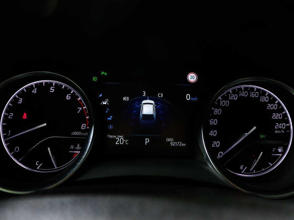 Toyota Camry 2018 года с пробегом. Фото: #8