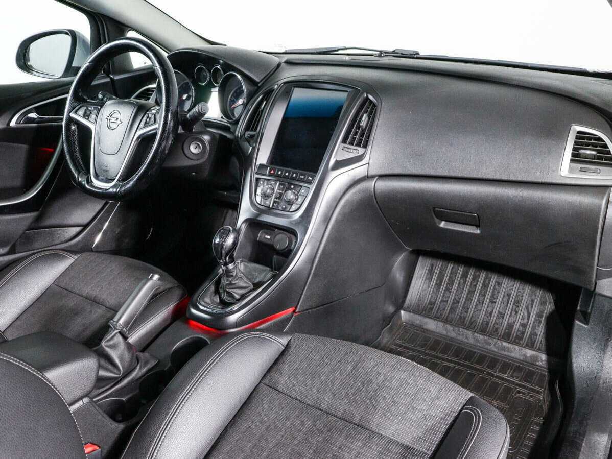 Б/У Опель Астра 2013 года. Фото: #6