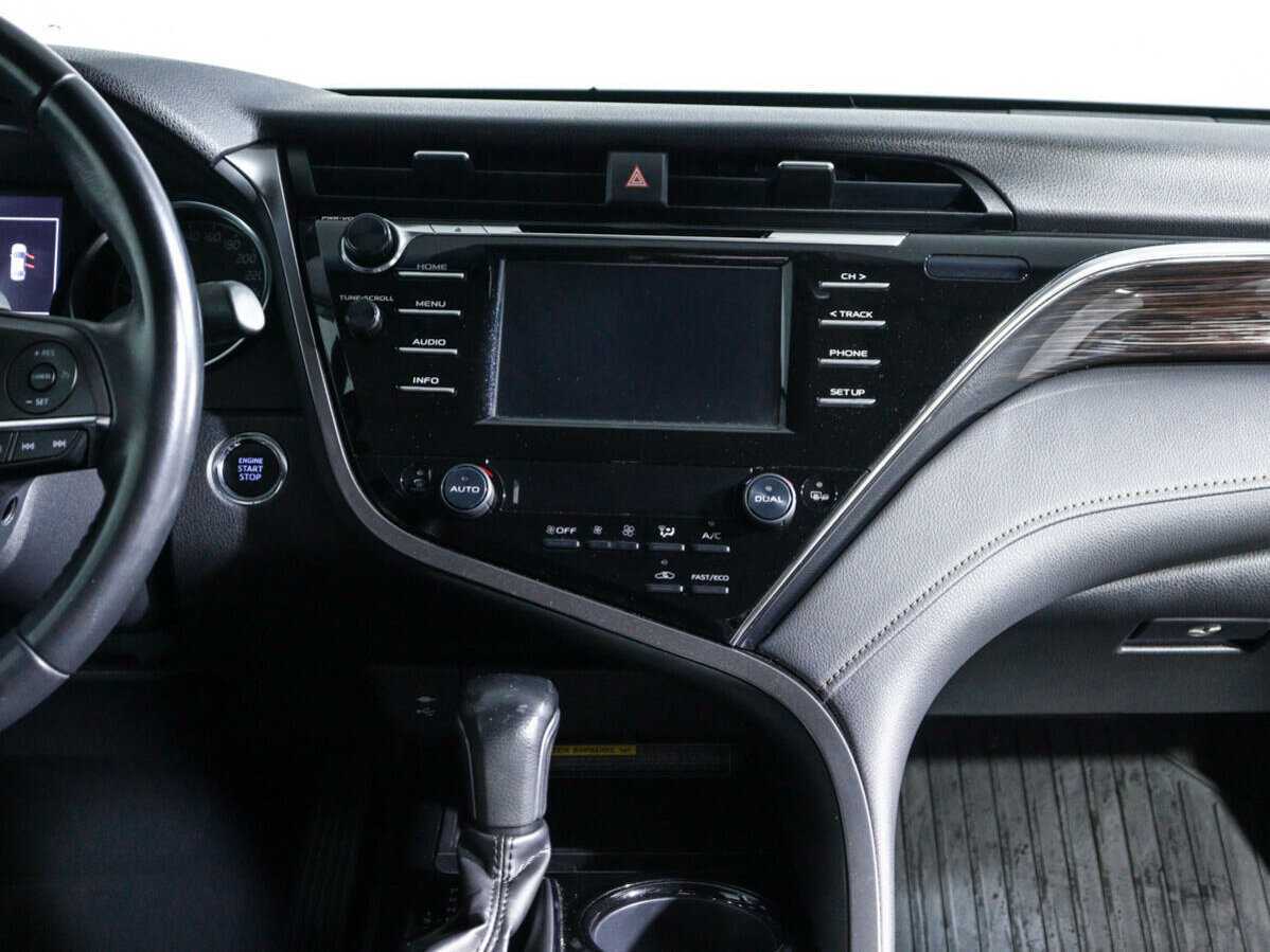 Toyota Camry 2020 года с пробегом. Фото: #12