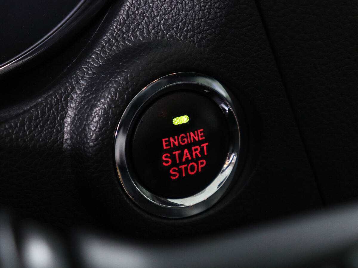 Б/У Субару Аутбэк 2015 года. Фото: #16