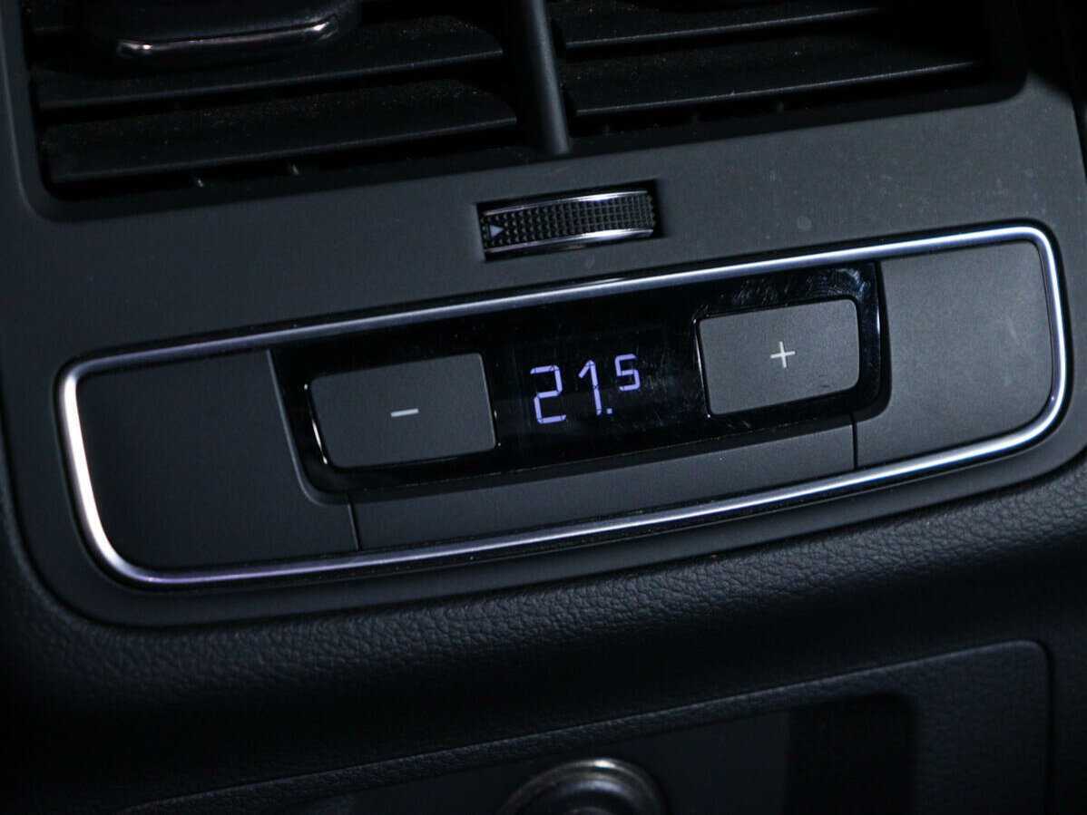 Audi A4 2016 года с пробегом. Фото: #16