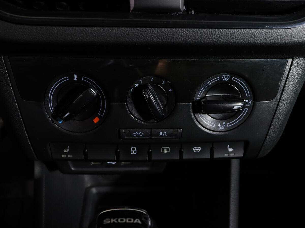 Б/У Шкода Рапид 2021 года. Фото: #14