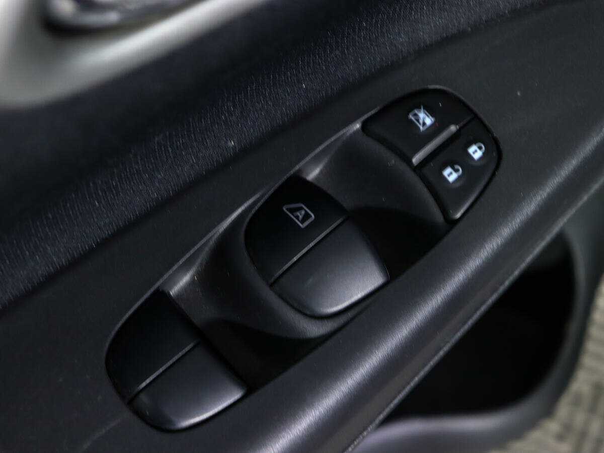 Б/У Ниссан Сентра 2015 года. Фото: #14