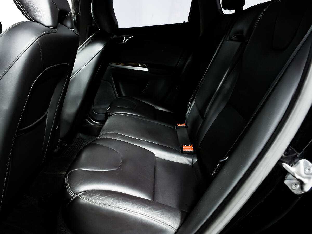 Б/У Вольво ИксЦ60 2016 года. Фото: #9