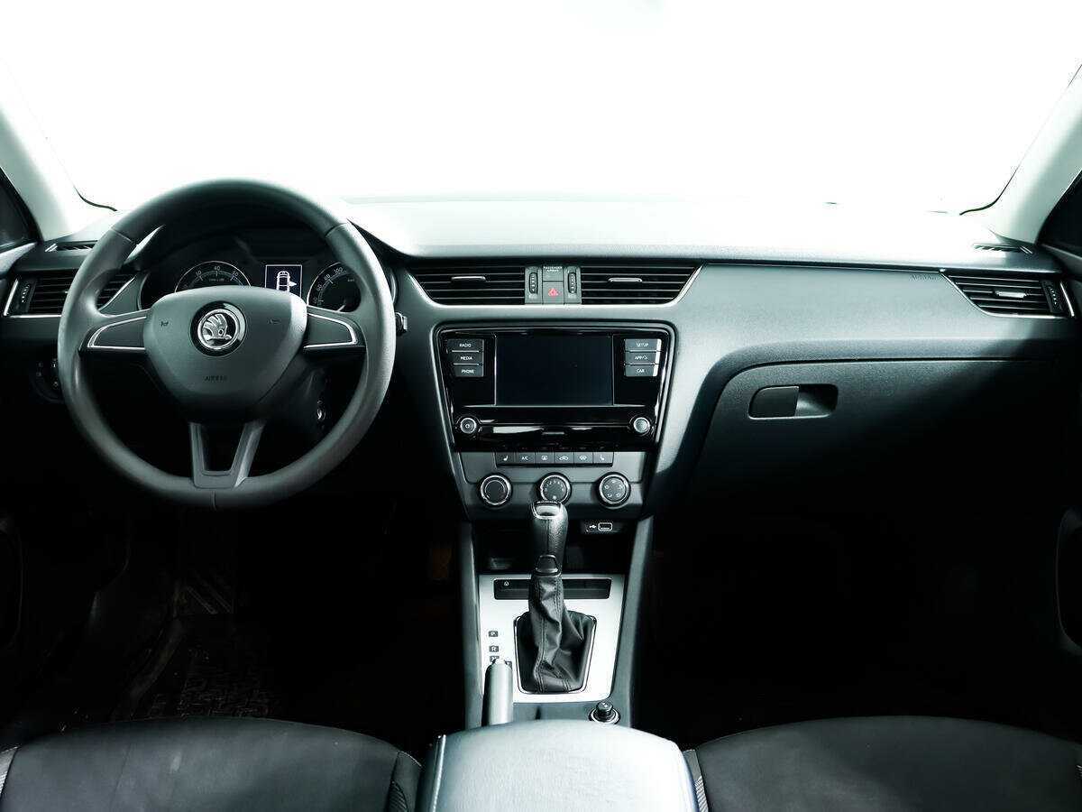 Б/У Шкода Октавия 2018 года. Фото: #10