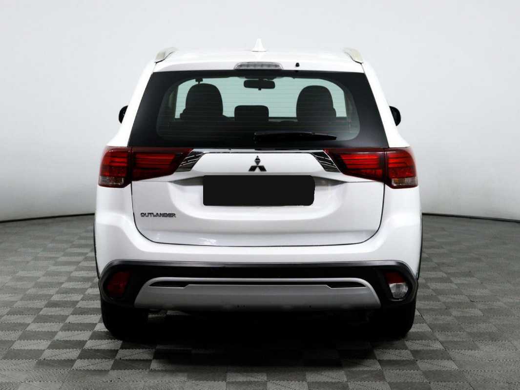Mitsubishi Outlander 2021 года с пробегом. Фото: #4