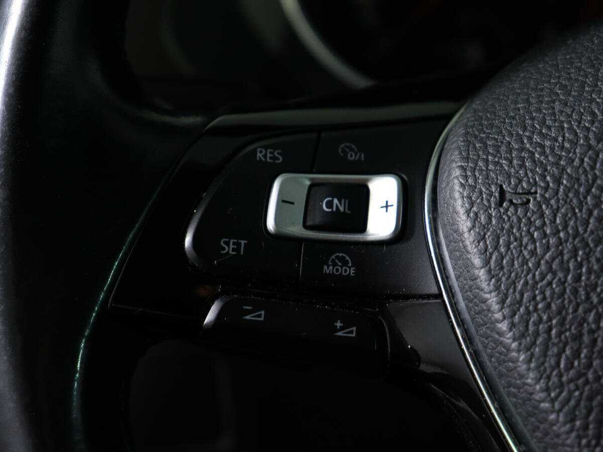 Б/У Фольксваген Тигуан 2017 года. Фото: #18