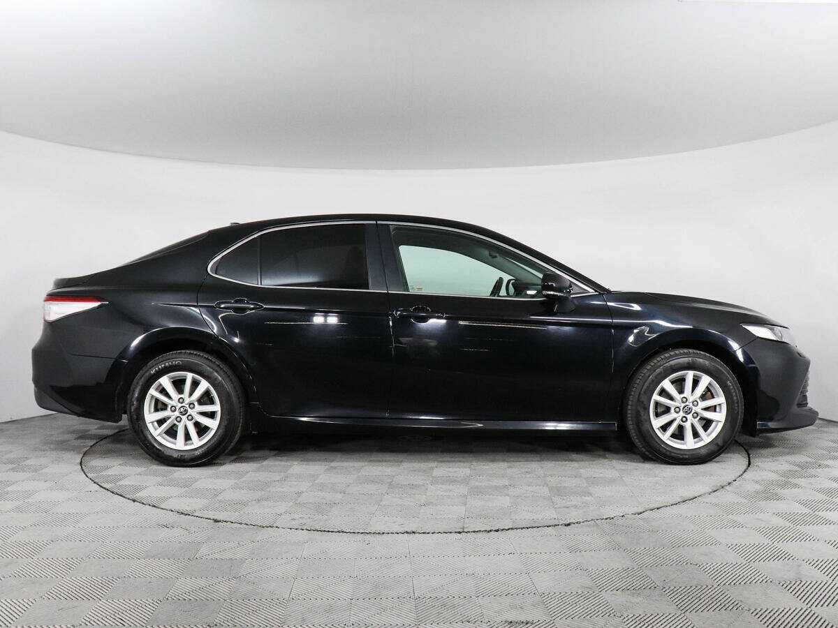 Toyota Camry 2019 года с пробегом. Фото: #3