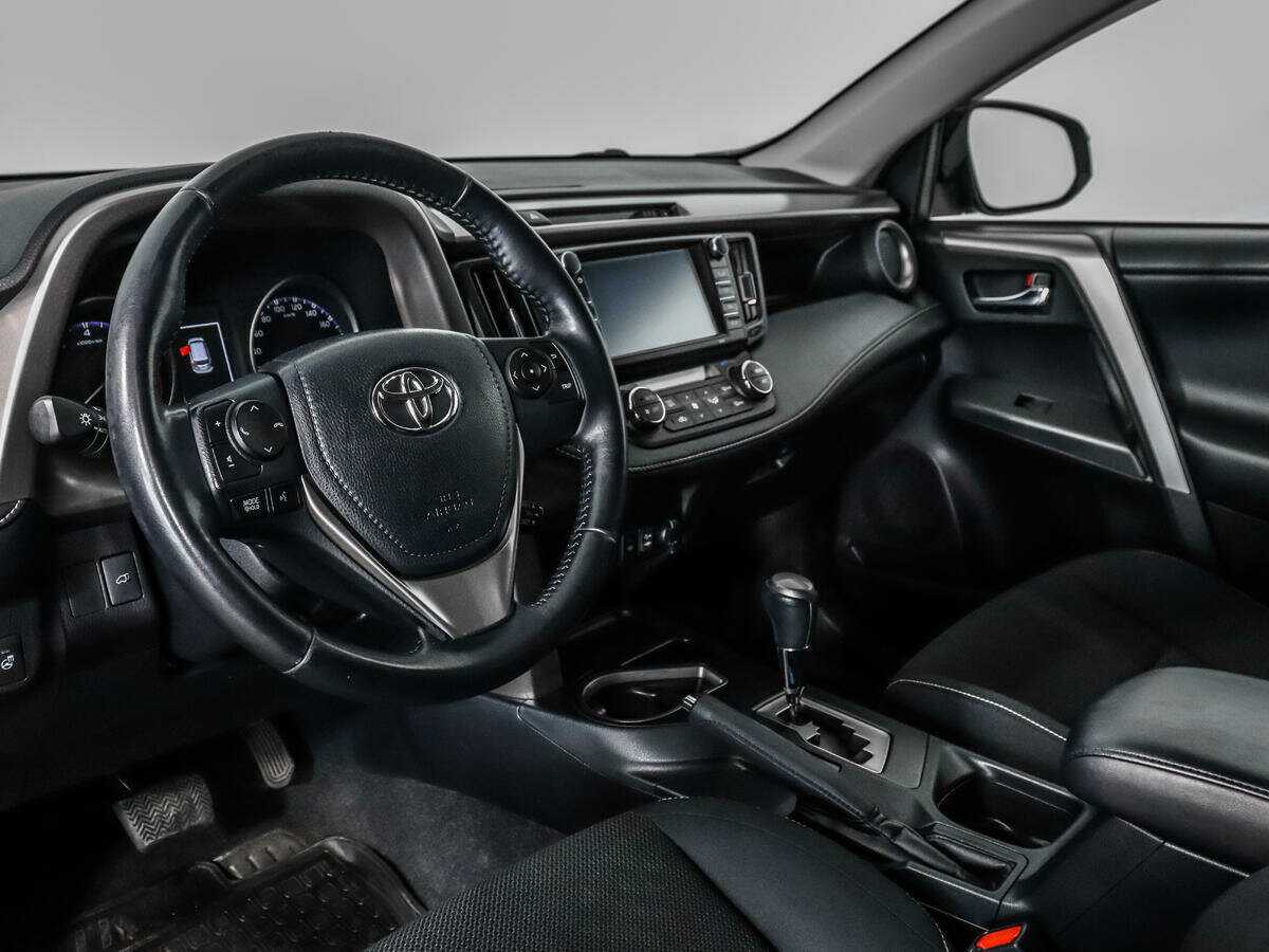 Б/У Тойота Рав4 2017 года. Фото: #8