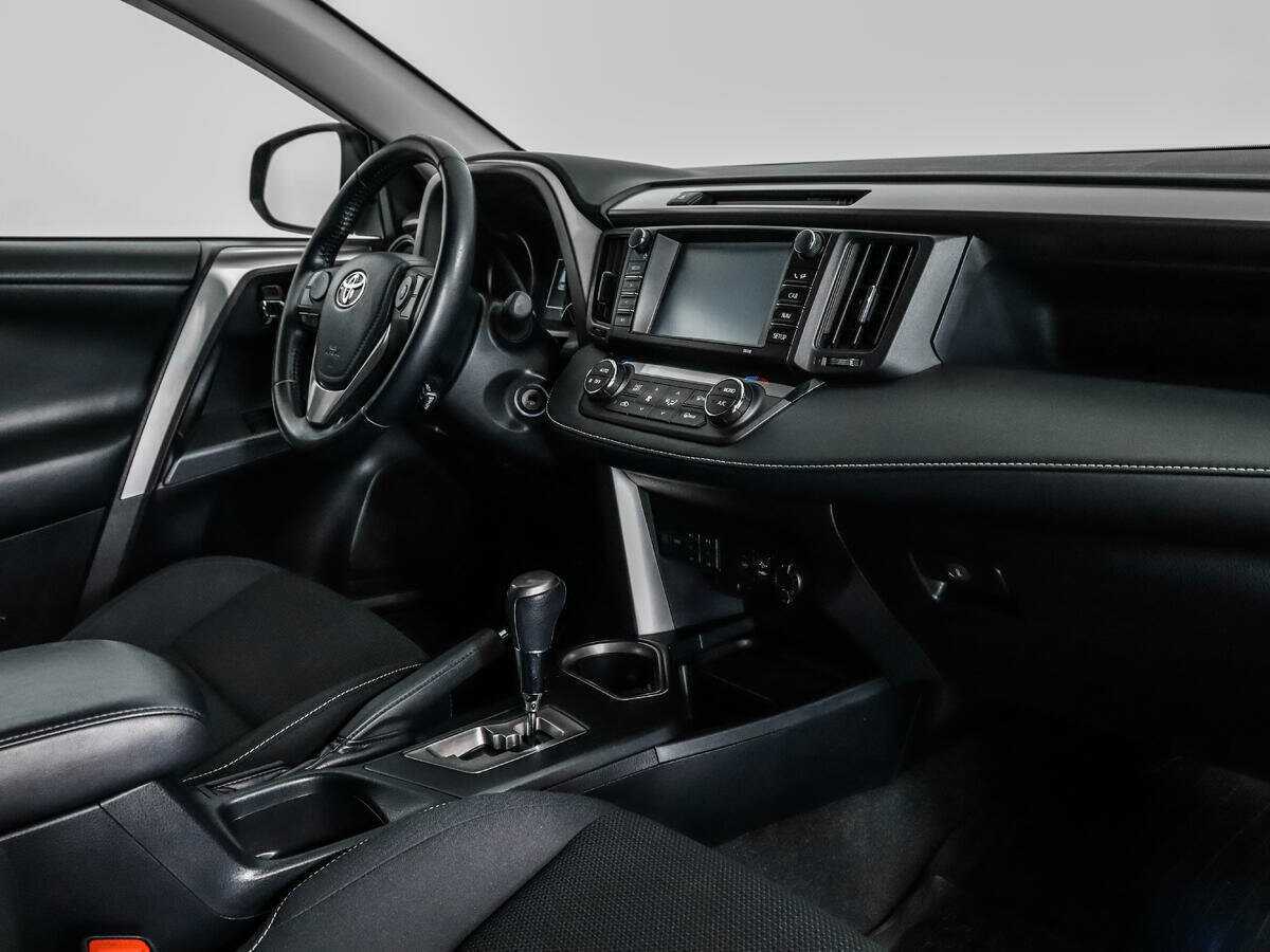 Б/У Тойота Рав4 2017 года. Фото: #10