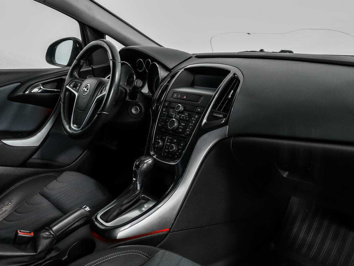Opel Astra 2013 года с пробегом. Фото: #10