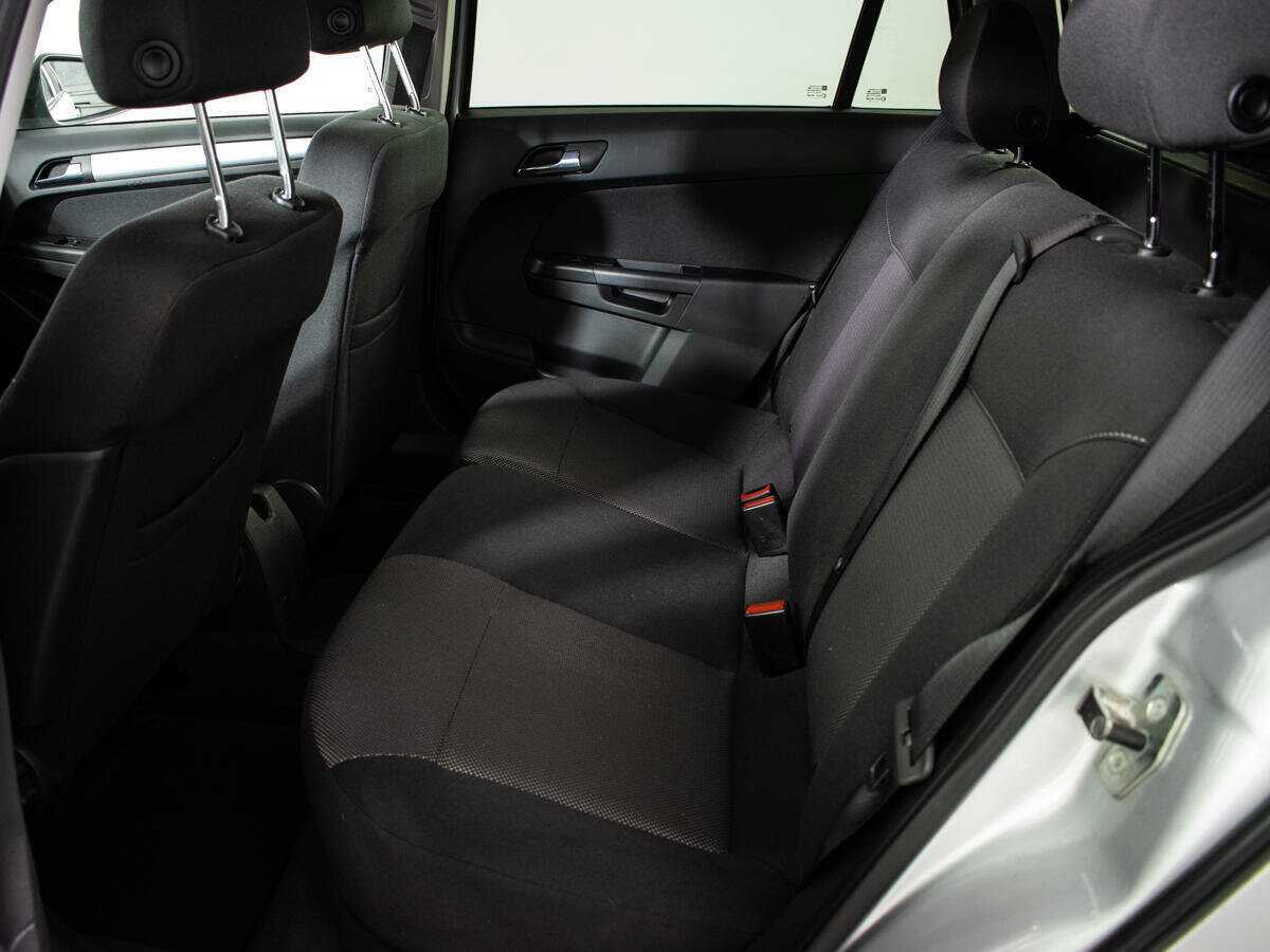 Opel Astra 2014 года с пробегом. Фото: #9