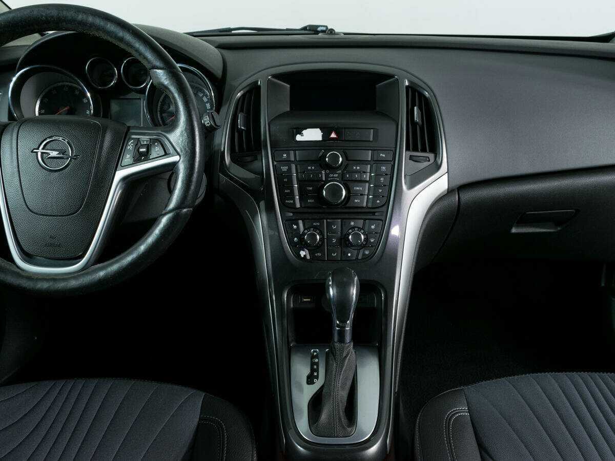 Б/У Опель Астра 2013 года. Фото: #8