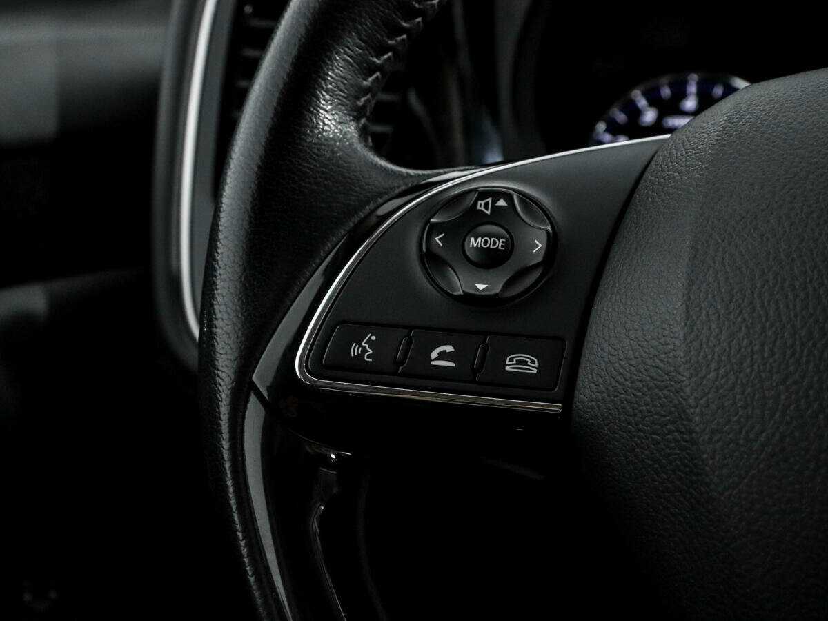 Б/У Митсубиши Оутлэндер 2019 года. Фото: #13