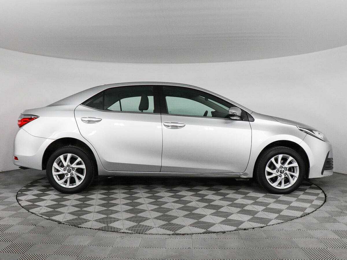 Toyota Corolla 2017 года с пробегом. Фото: #3