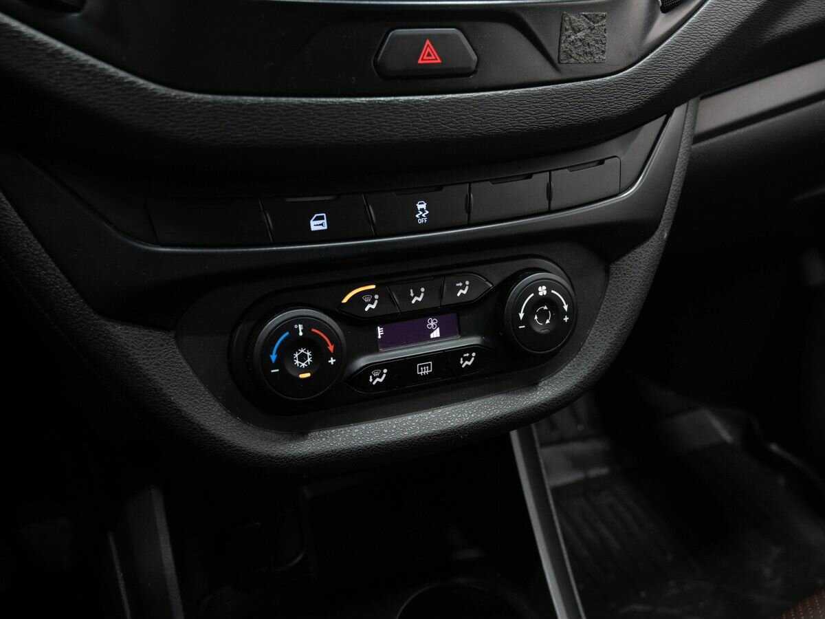 Lada (ВАЗ) Vesta 2021 года с пробегом. Фото: #14