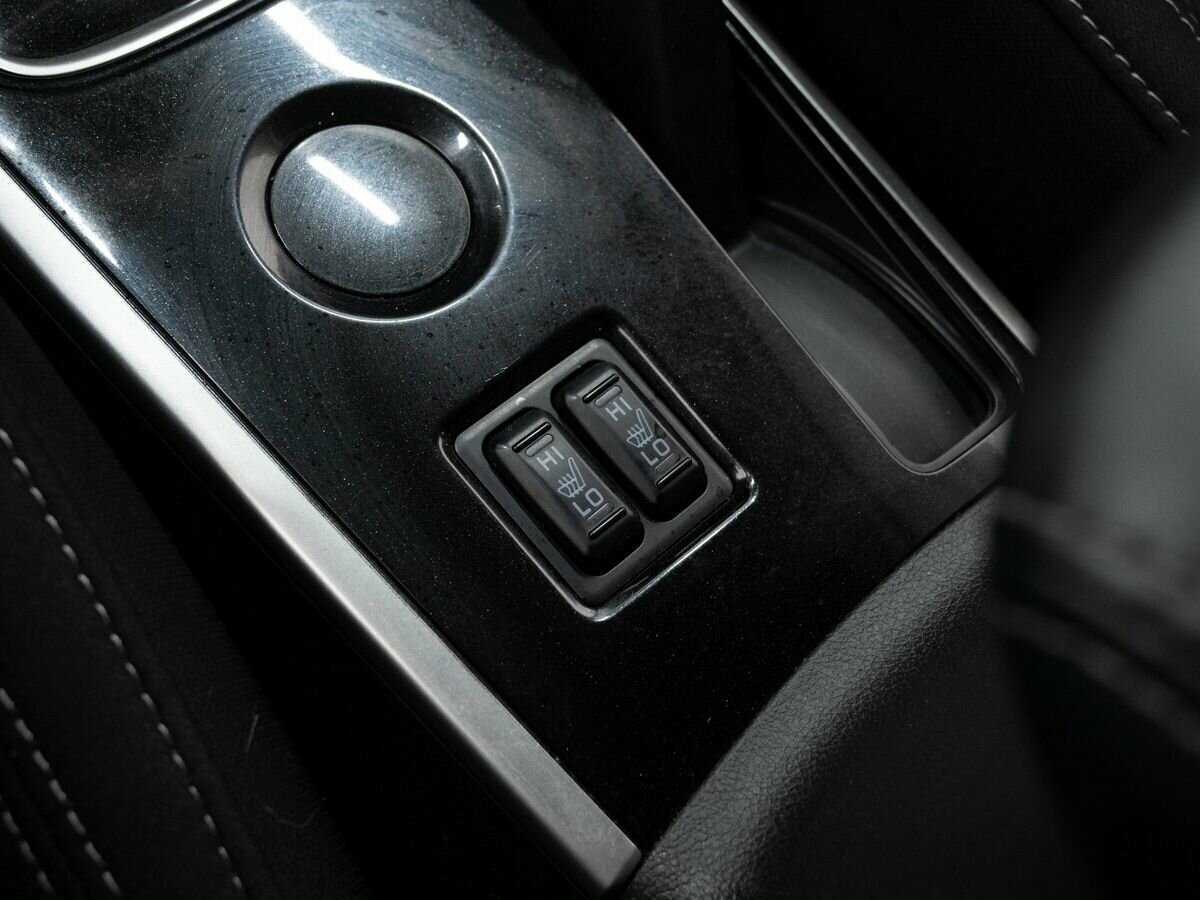 Б/У Митсубиши Оутлэндер 2019 года. Фото: #17