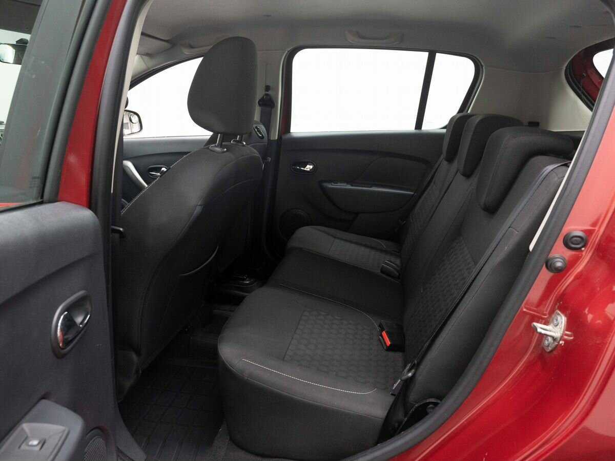 Б/У Рено Сандеро 2017 года. Фото: #9