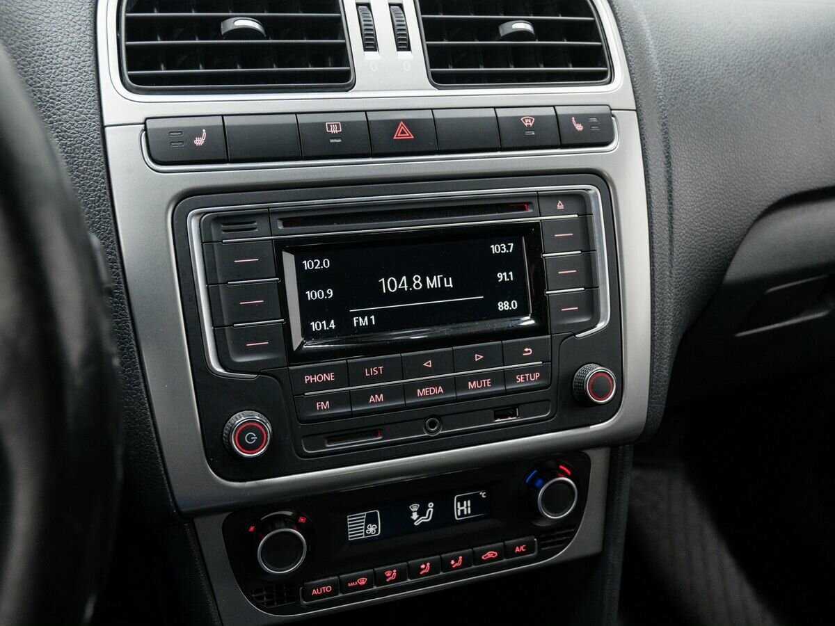 Б/У Фольксваген Поло 2017 года. Фото: #16