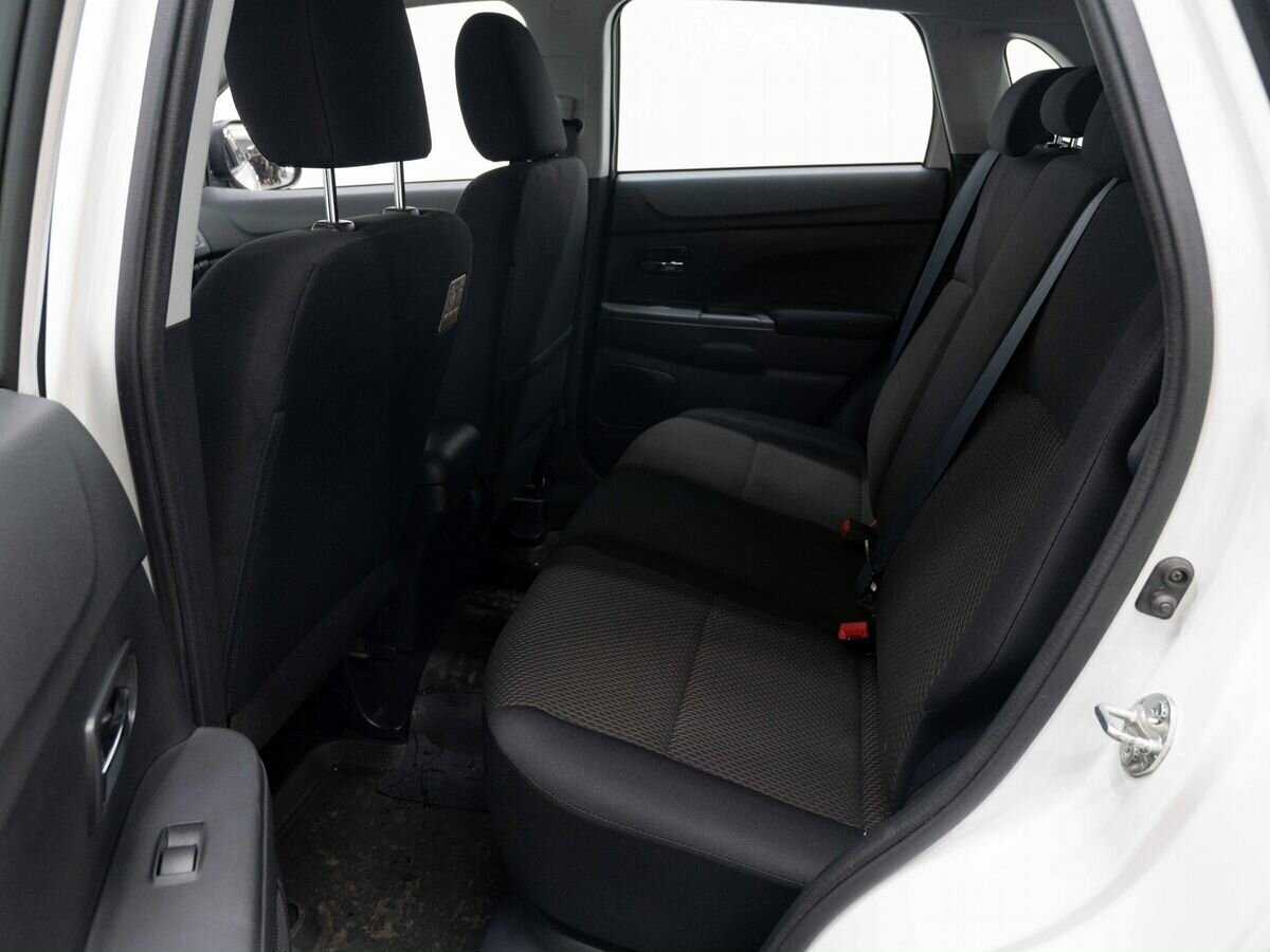 Б/У Митсубиши АС-Икс 2018 года. Фото: #9