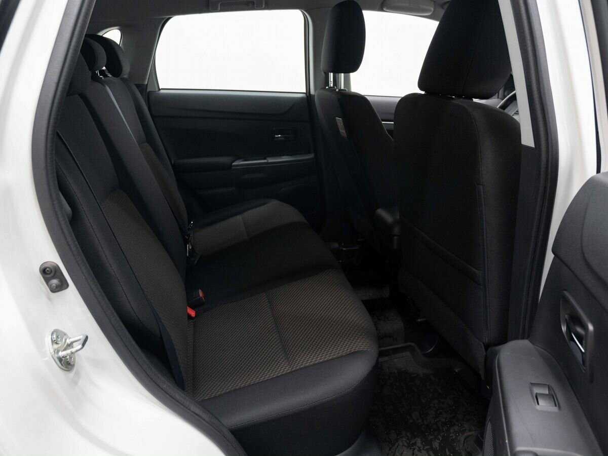 Б/У Митсубиши АС-Икс 2018 года. Фото: #10