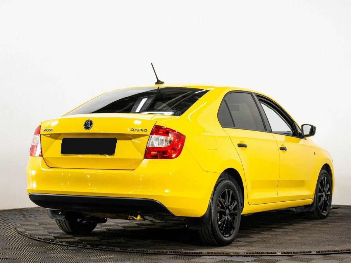 Б/У Шкода Рапид 2017 года. Фото: #3