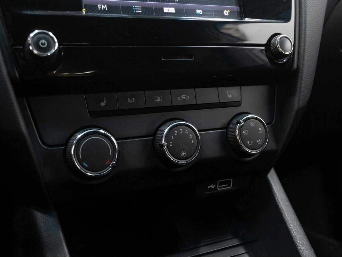 Б/У Шкода Октавия 2018 года. Фото: #17