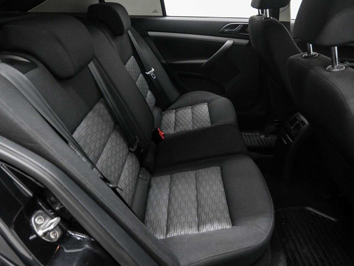 Б/У Шкода Октавия 2012 года. Фото: #7