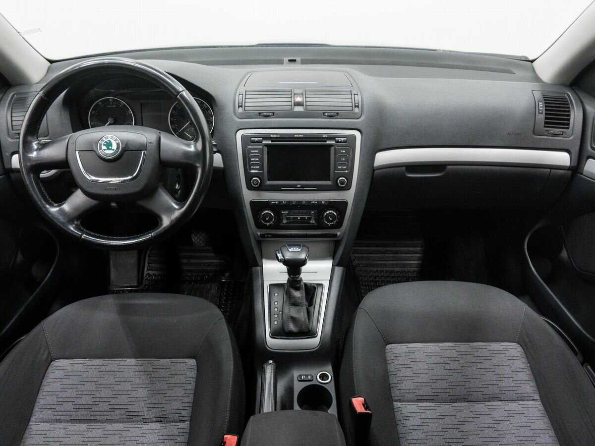 Б/У Шкода Октавия 2012 года. Фото: #8