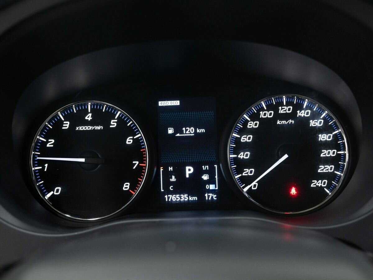 Б/У Митсубиши Оутлэндер 2016 года. Фото: #18