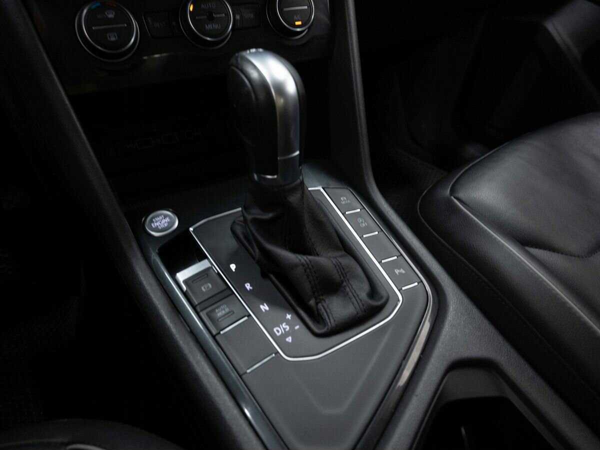 Б/У Фольксваген Тигуан 2018 года. Фото: #21