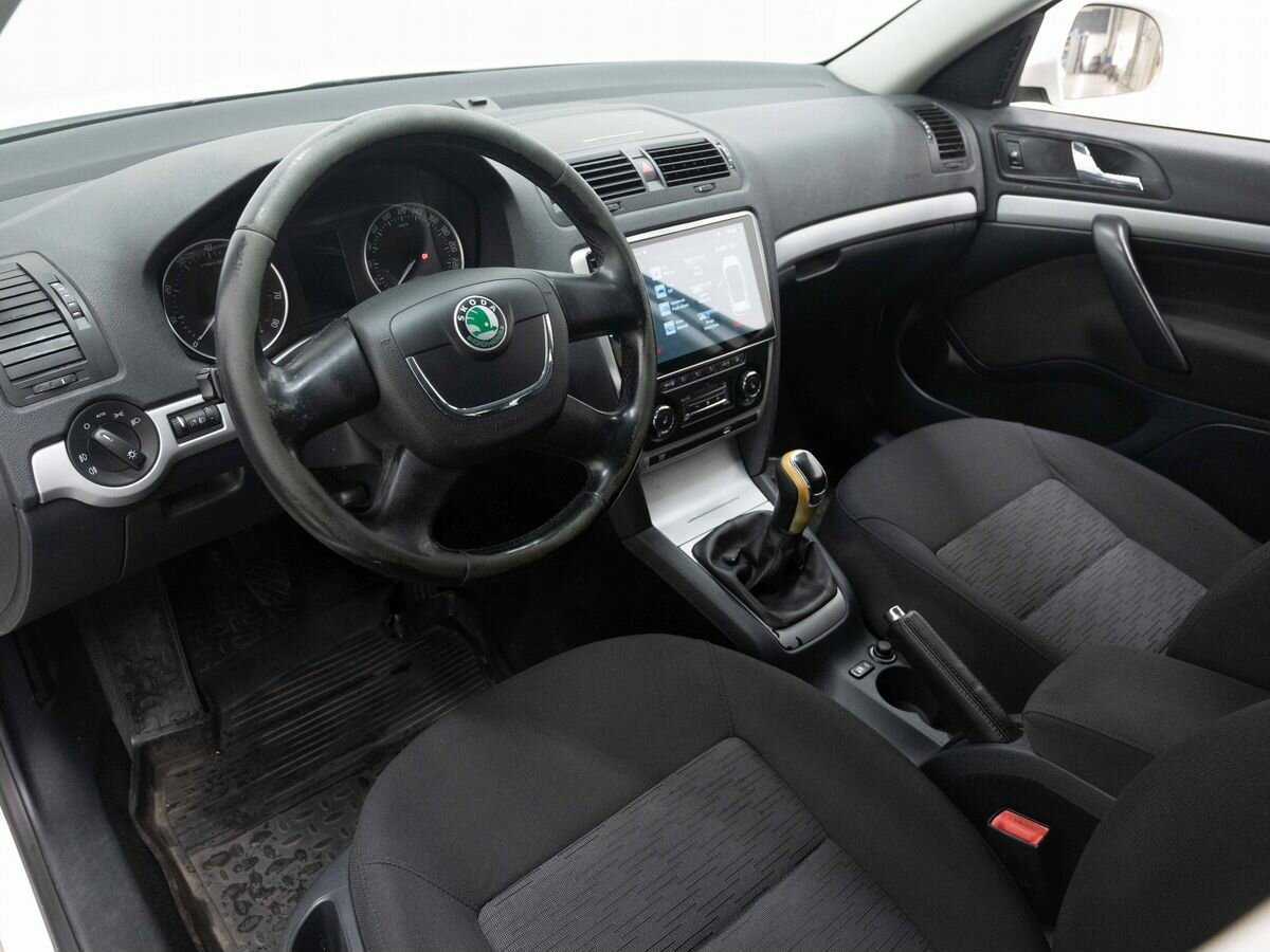 Б/У Шкода Октавия 2012 года. Фото: #6