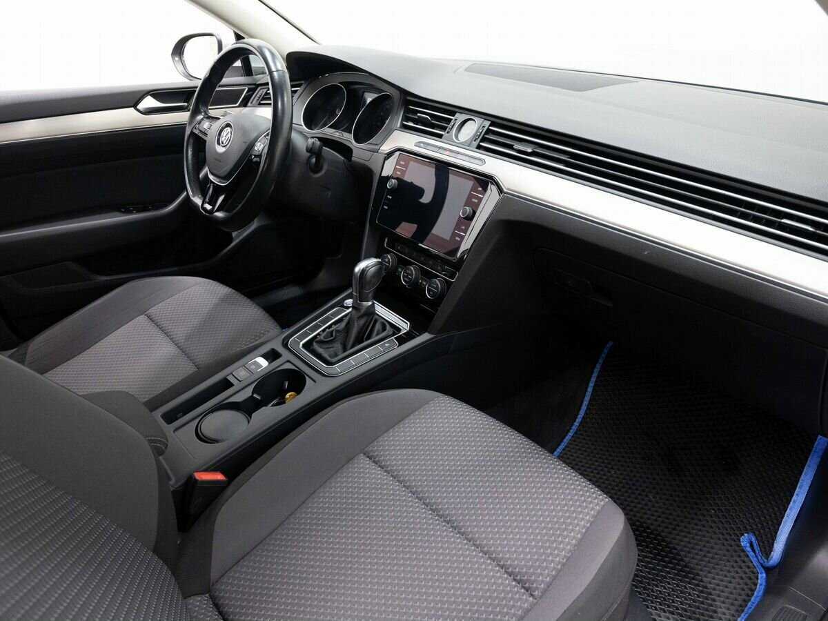 Б/У Фольксваген Пассат 2017 года. Фото: #11