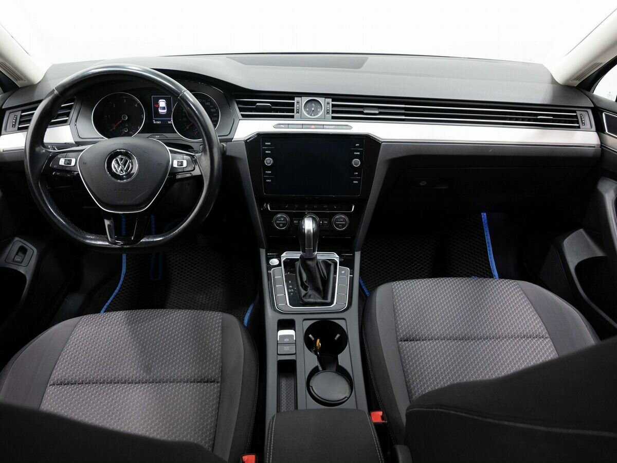 Б/У Фольксваген Пассат 2017 года. Фото: #13