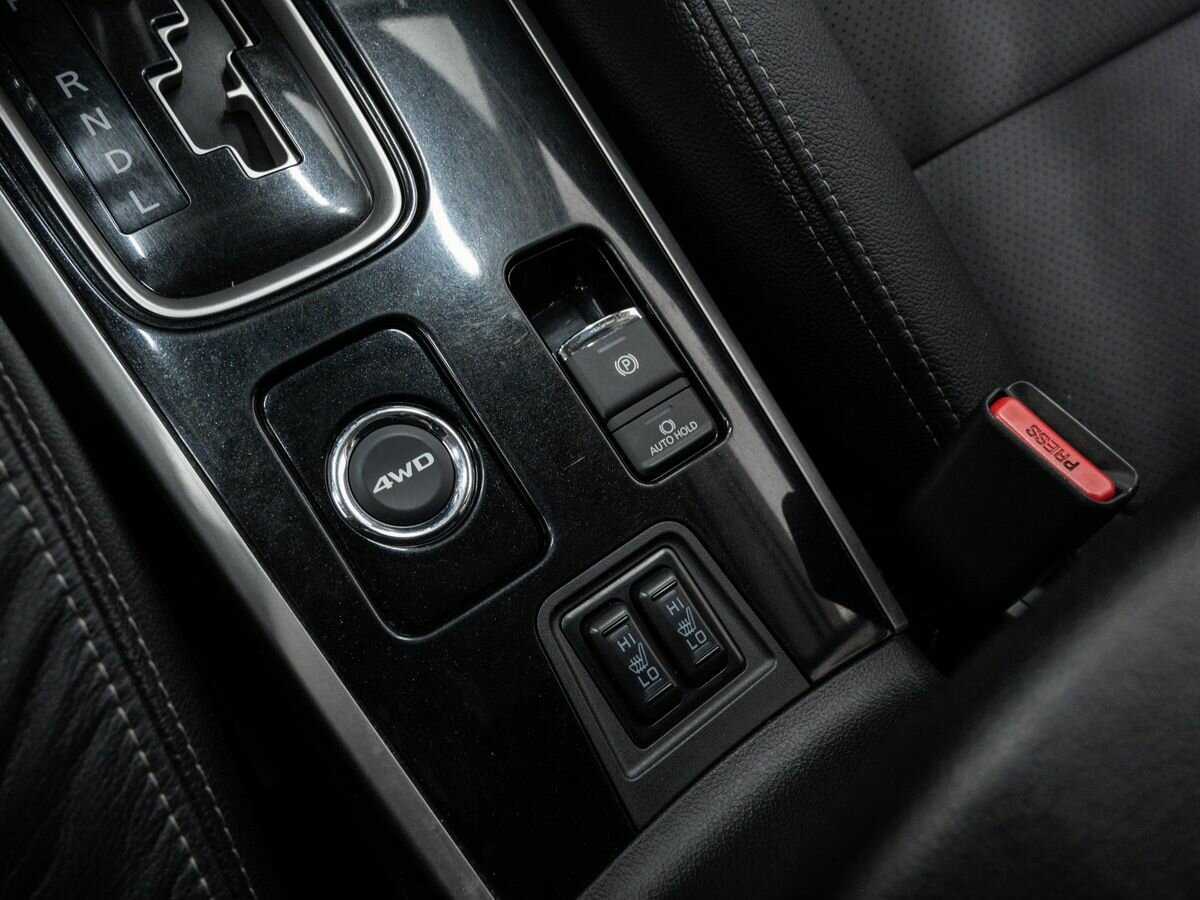 Б/У Митсубиши Оутлэндер 2017 года. Фото: #17