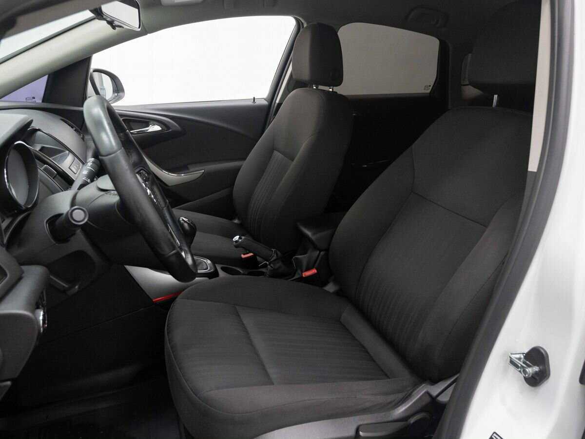 Б/У Опель Астра 2013 года. Фото: #7