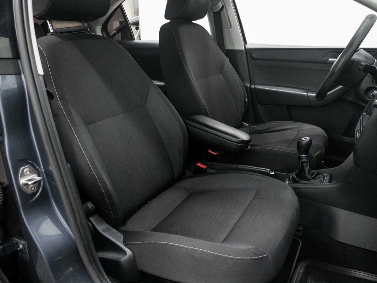 Б/У Шкода Рапид 2014 года. Фото: #8