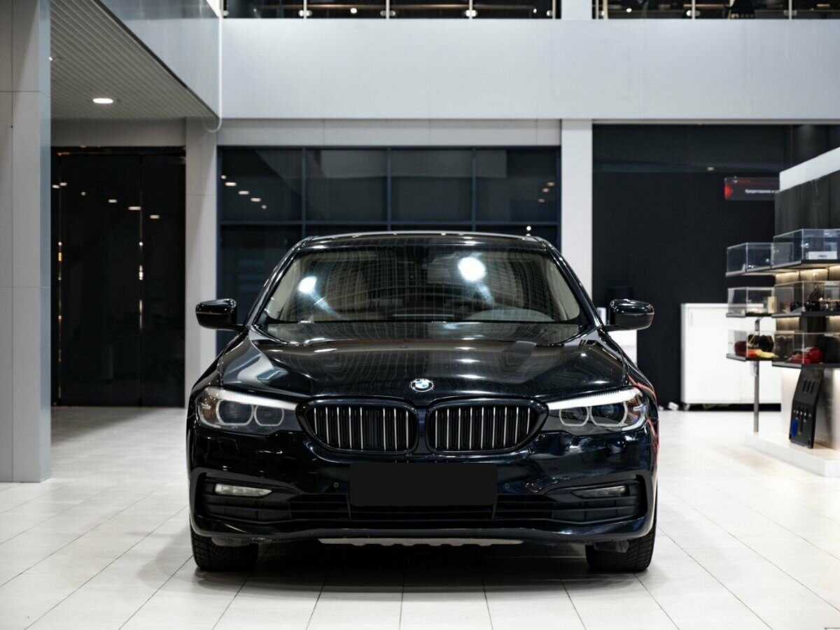 BMW 5 серии 2017 года с пробегом. Фото: #1